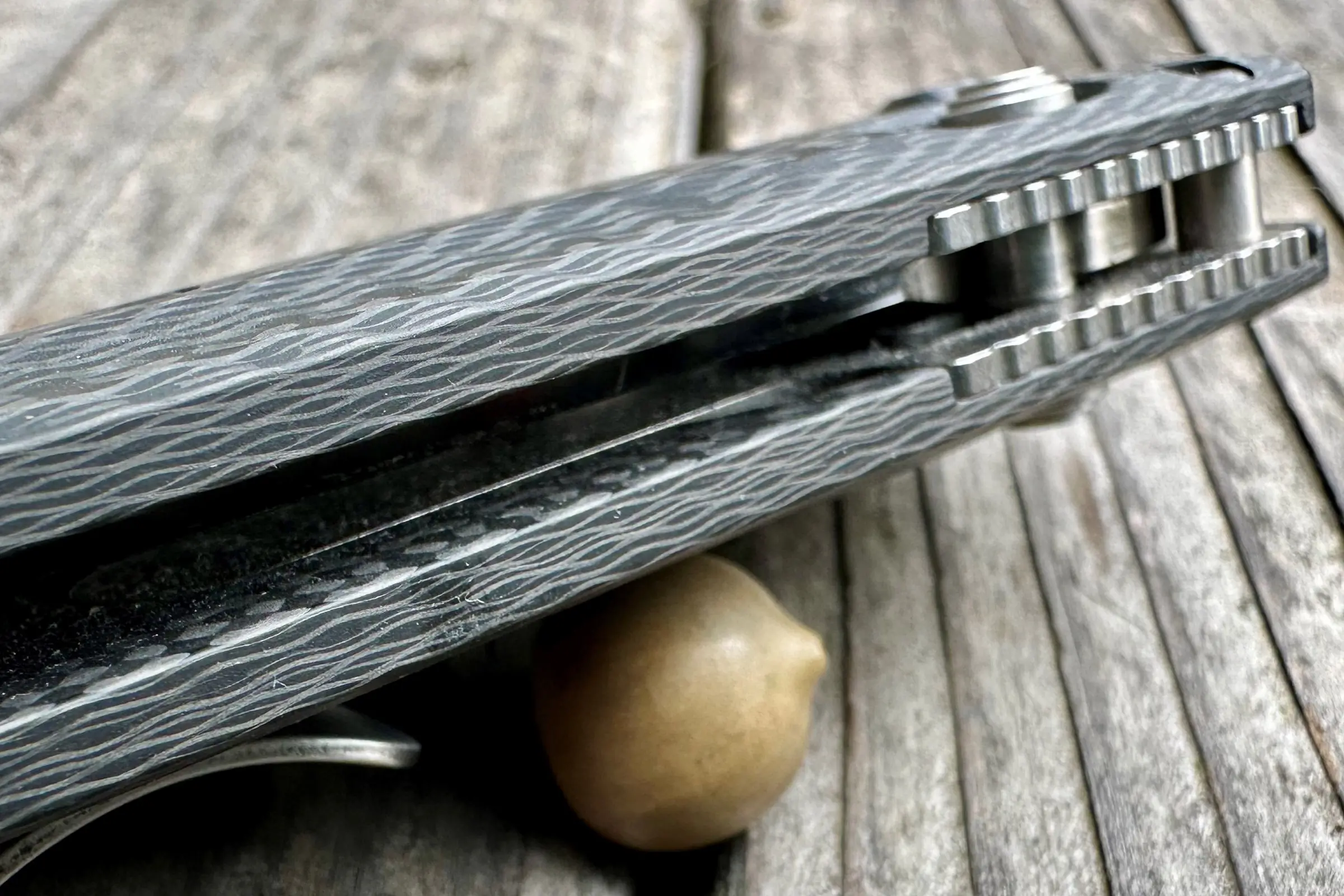 Benchmade Freek Carpet Fibre Scales