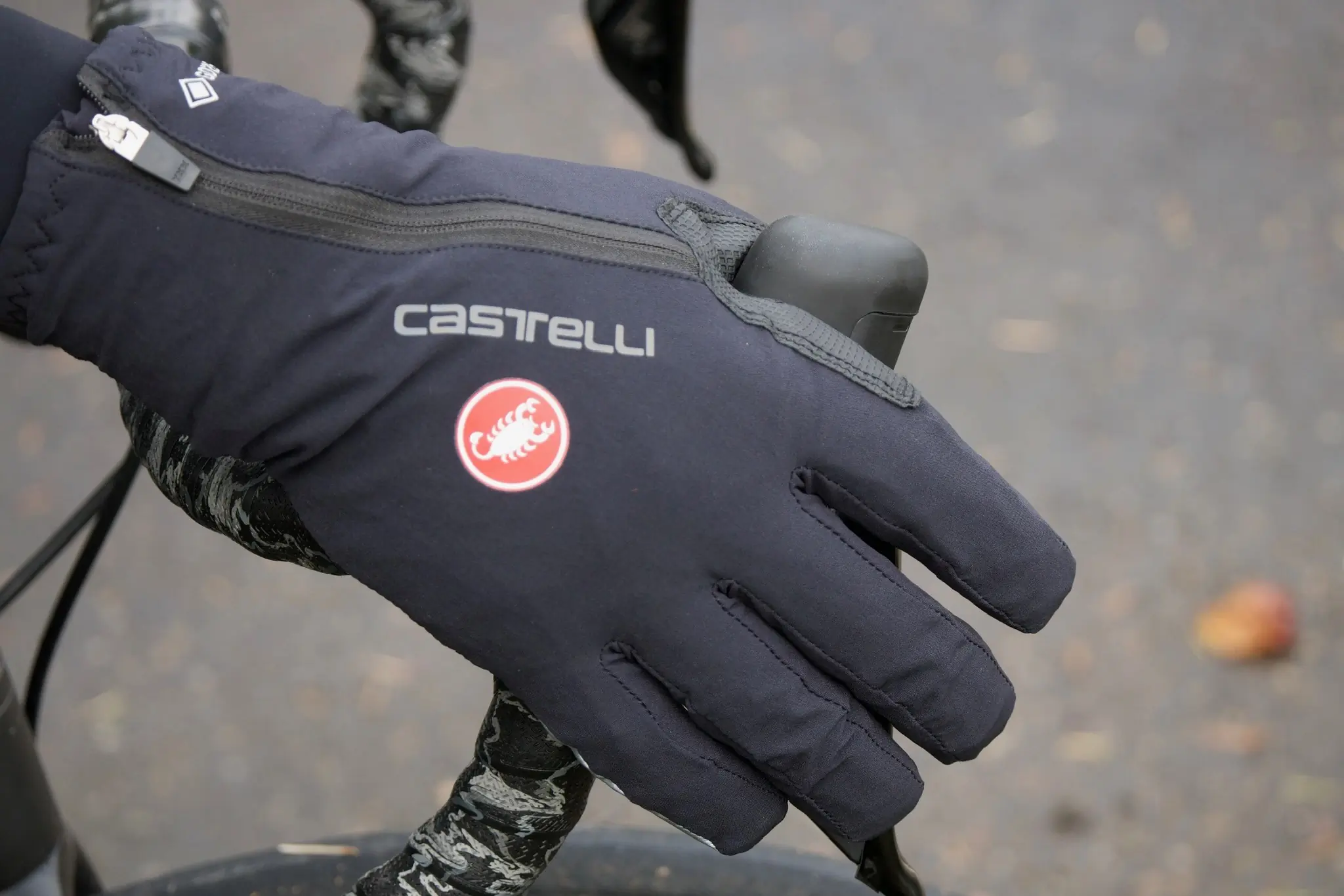 Wearing the Castelli Espresso GT winter cycling gloves