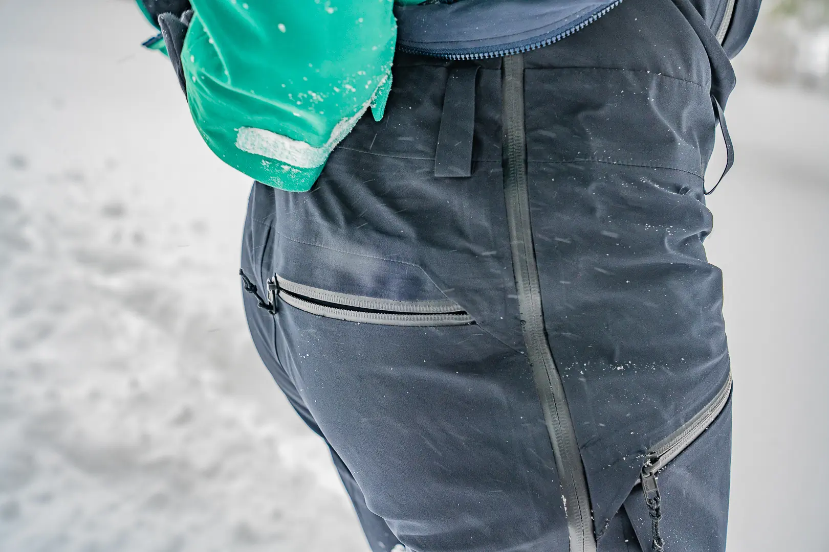 the backside pockets on snow bibs