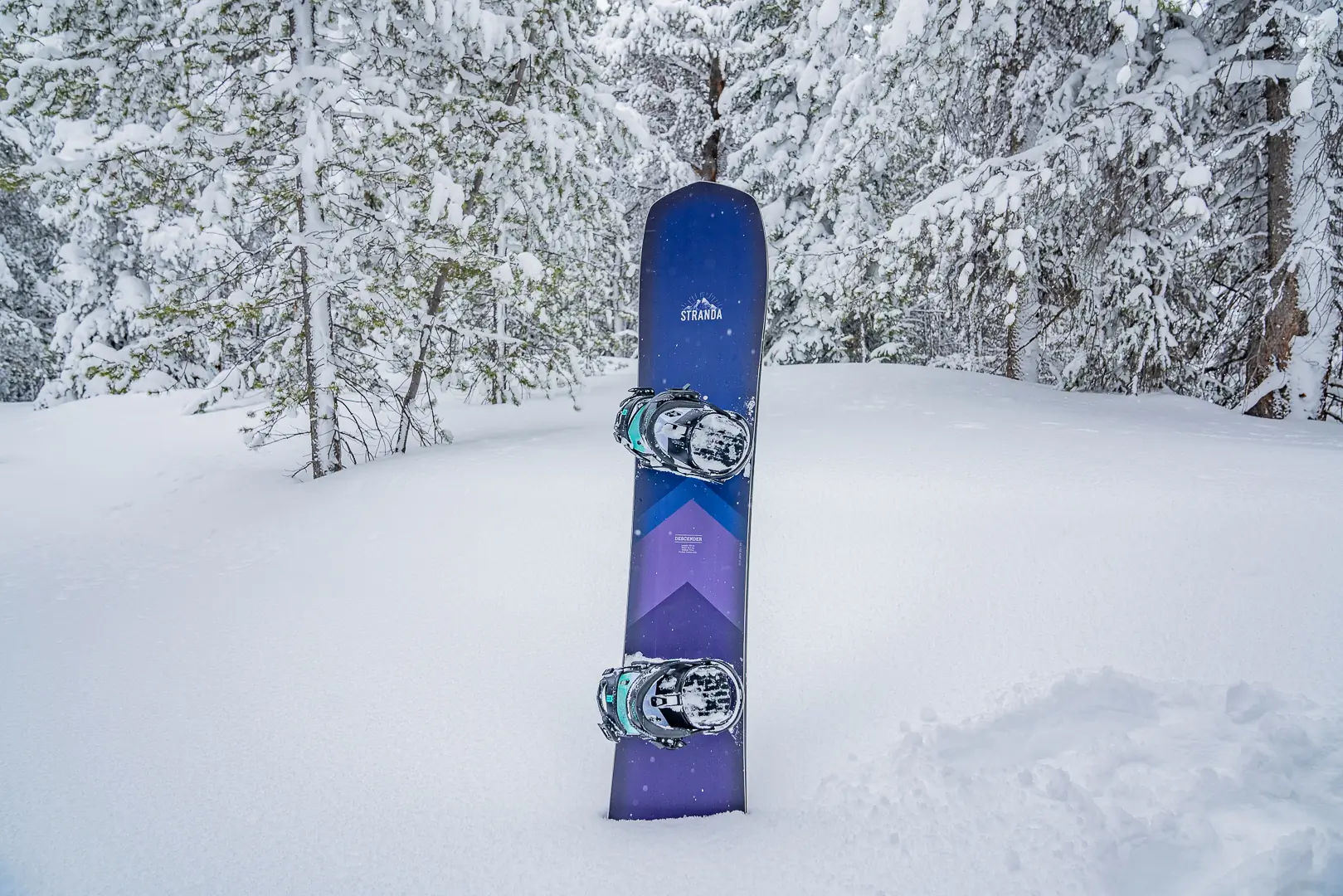 Stranda solid board in snow 