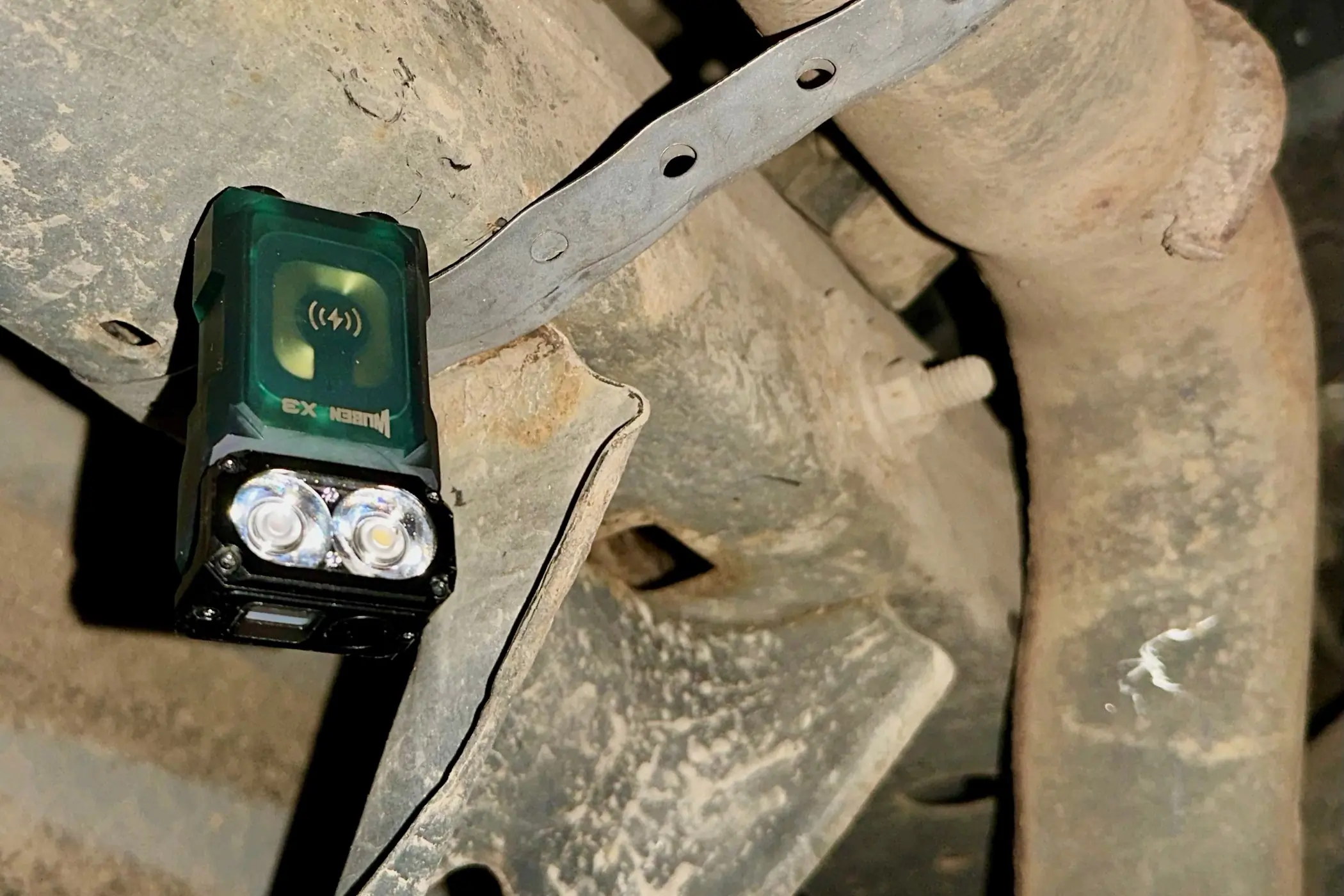 Wuben X3 Under the truck