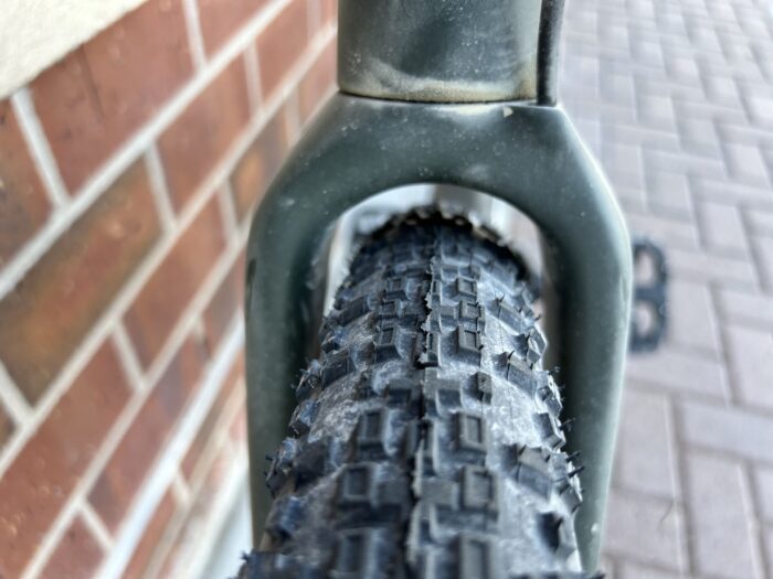 Alchemy Lycos front tire clearance.