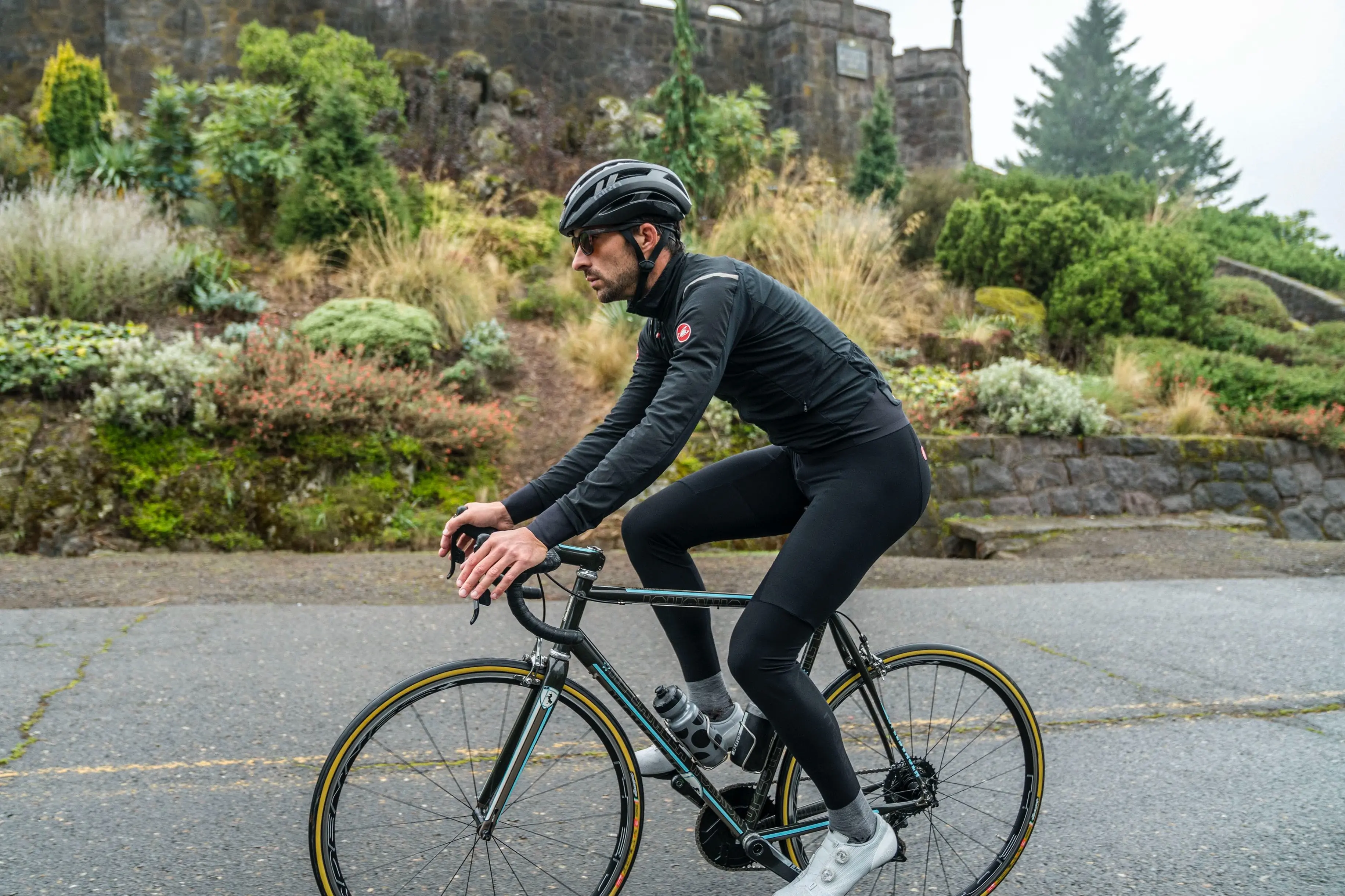 Riding in the Castelli Alpha Doppio RoS jacket