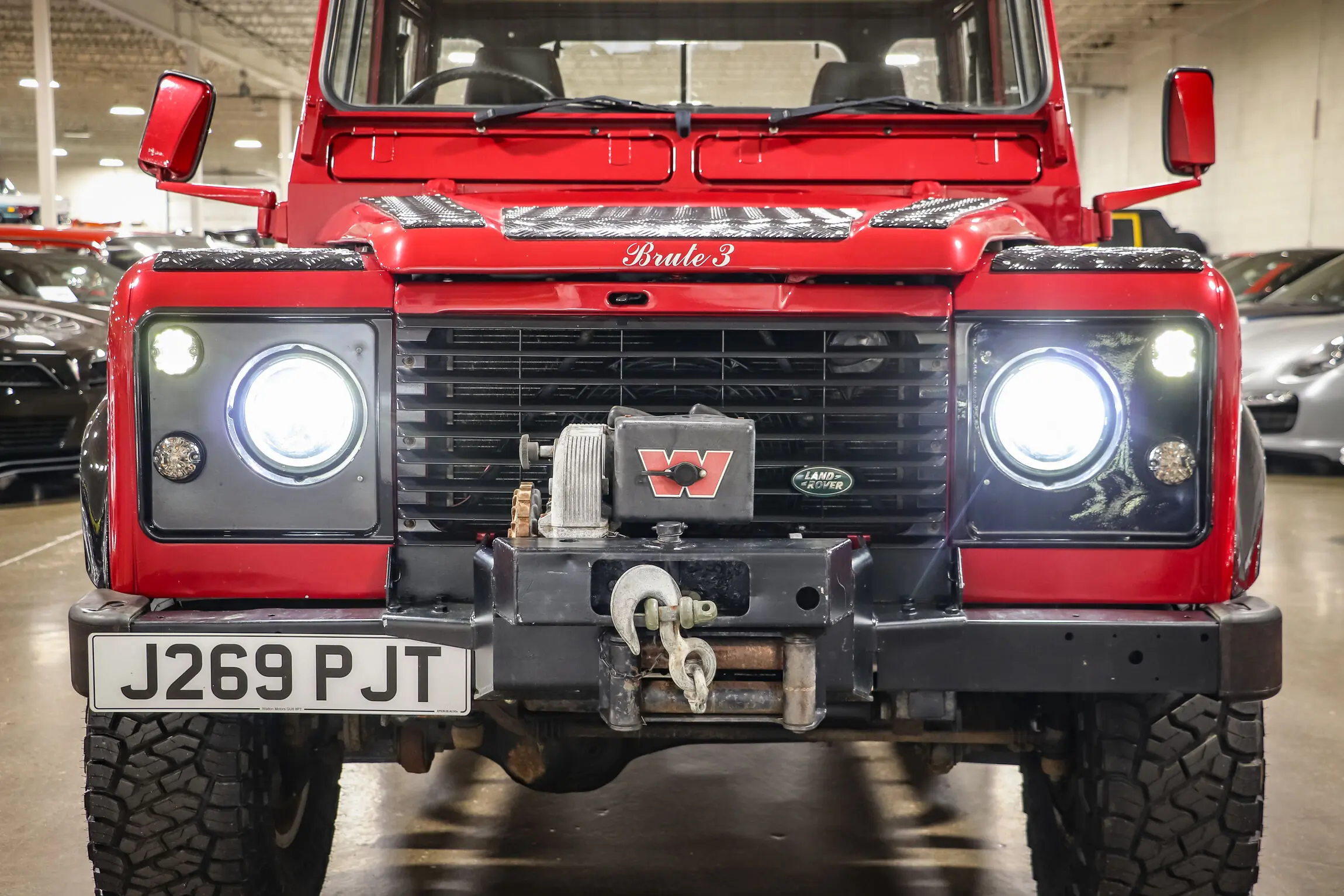 Land Rover Defender 6x6
