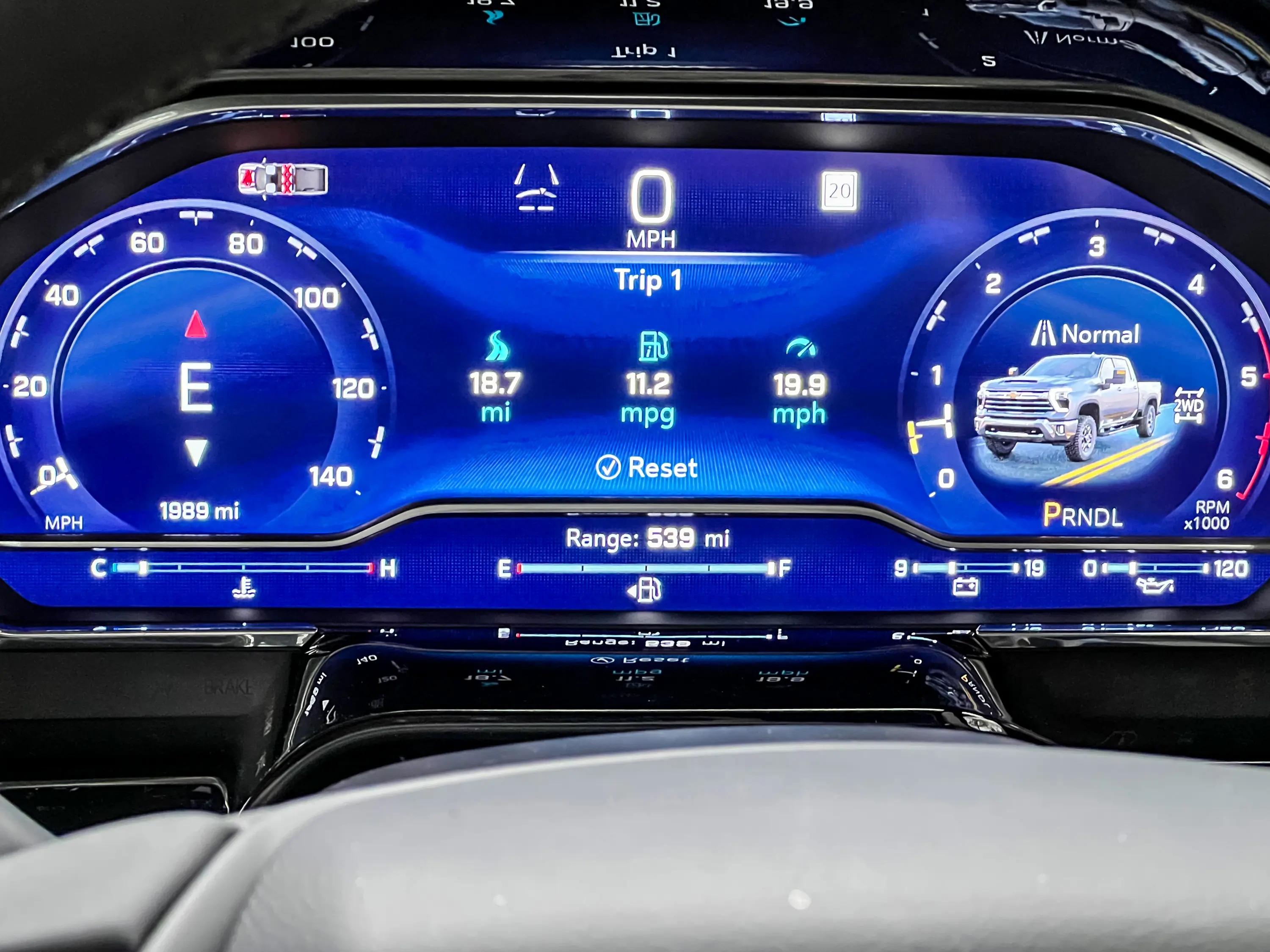 GM HD truck driver information display