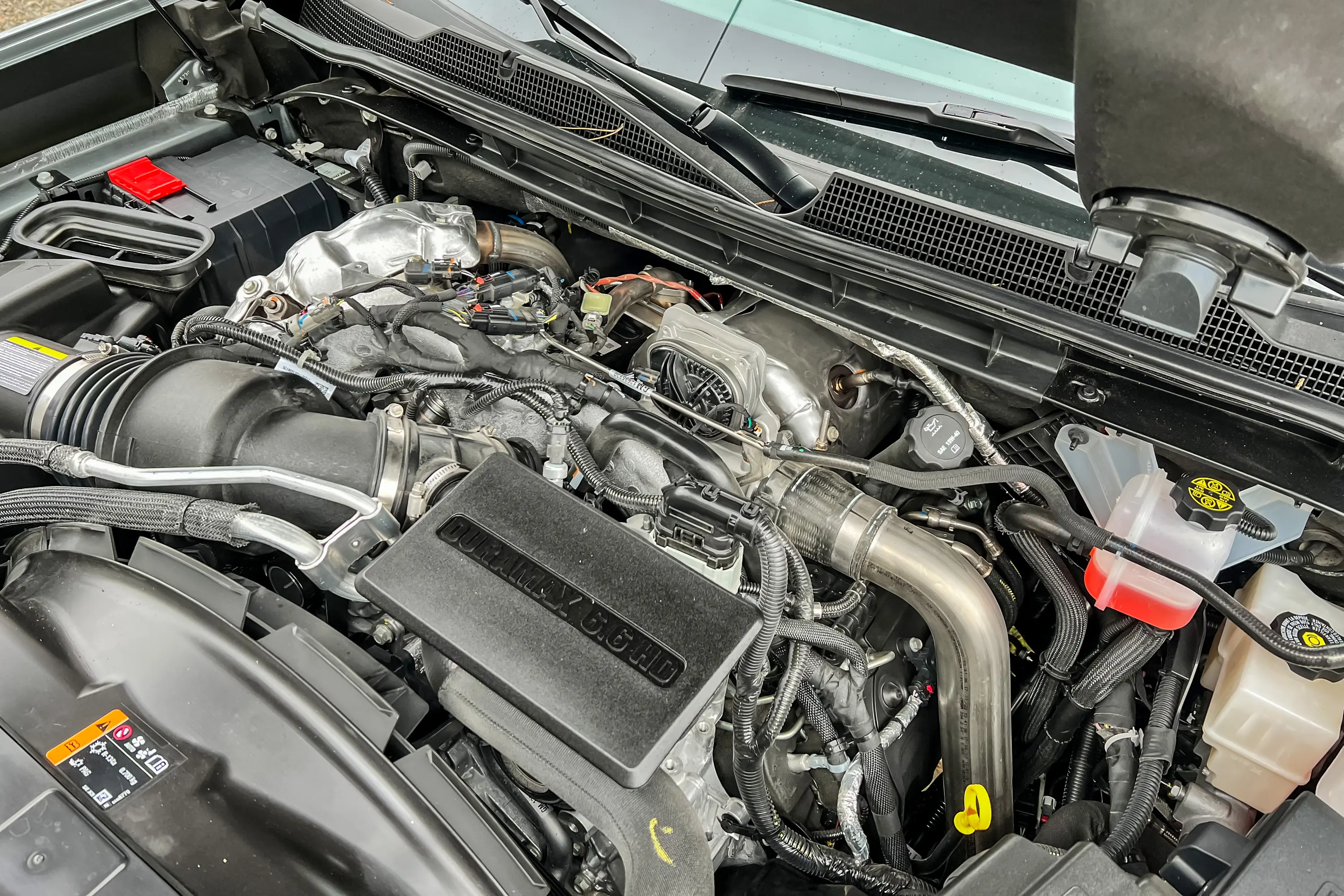 6.6L GM Duramax V8 diesel