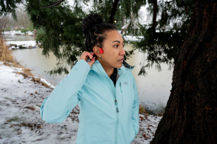 Suunto Wing Headphones Manipulating Buttons