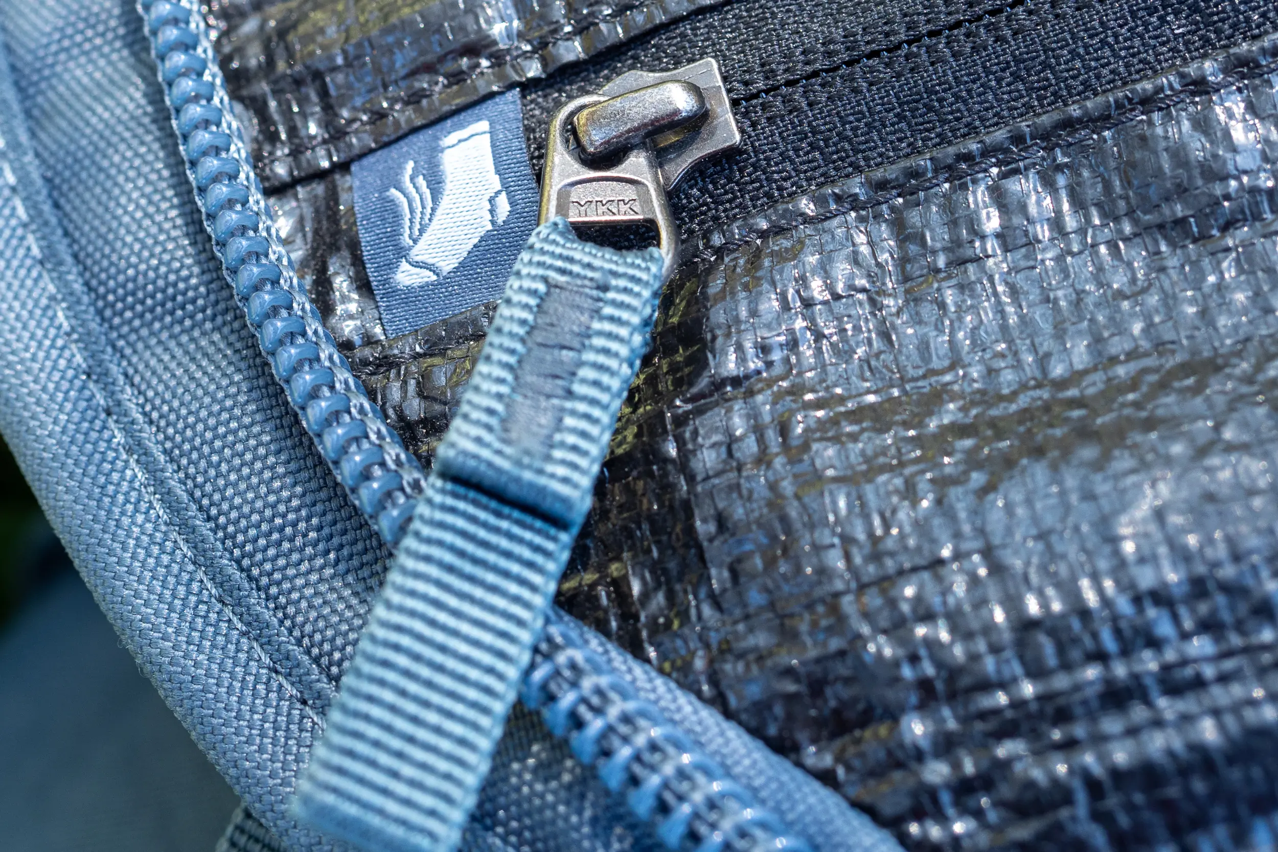 Thule RoundTrip cycling duffel dirty clothing pocket