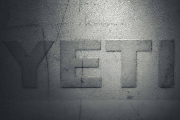 yeti logo grey
