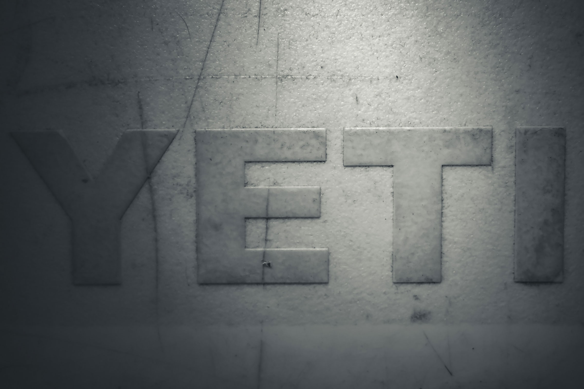 yeti logo grey