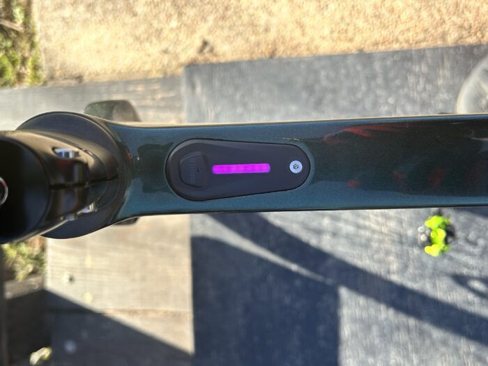 Desiknio X2 Gravel e-bike power gauge and control button.