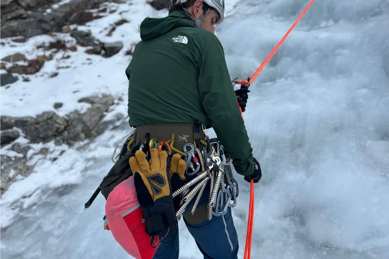 Down jacket La Sportiva Supercouloir 1000 rolled up