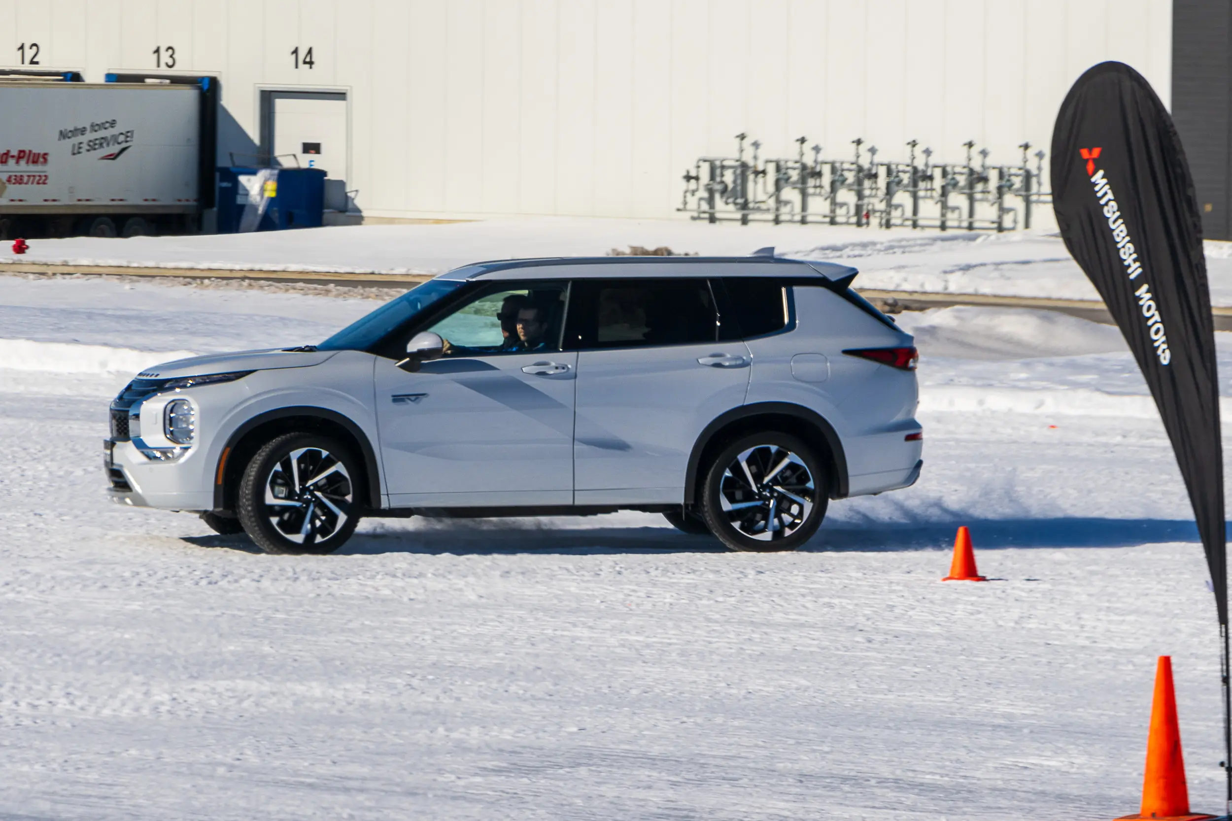 Mitsubishi Outlander PHEV Ice Experience