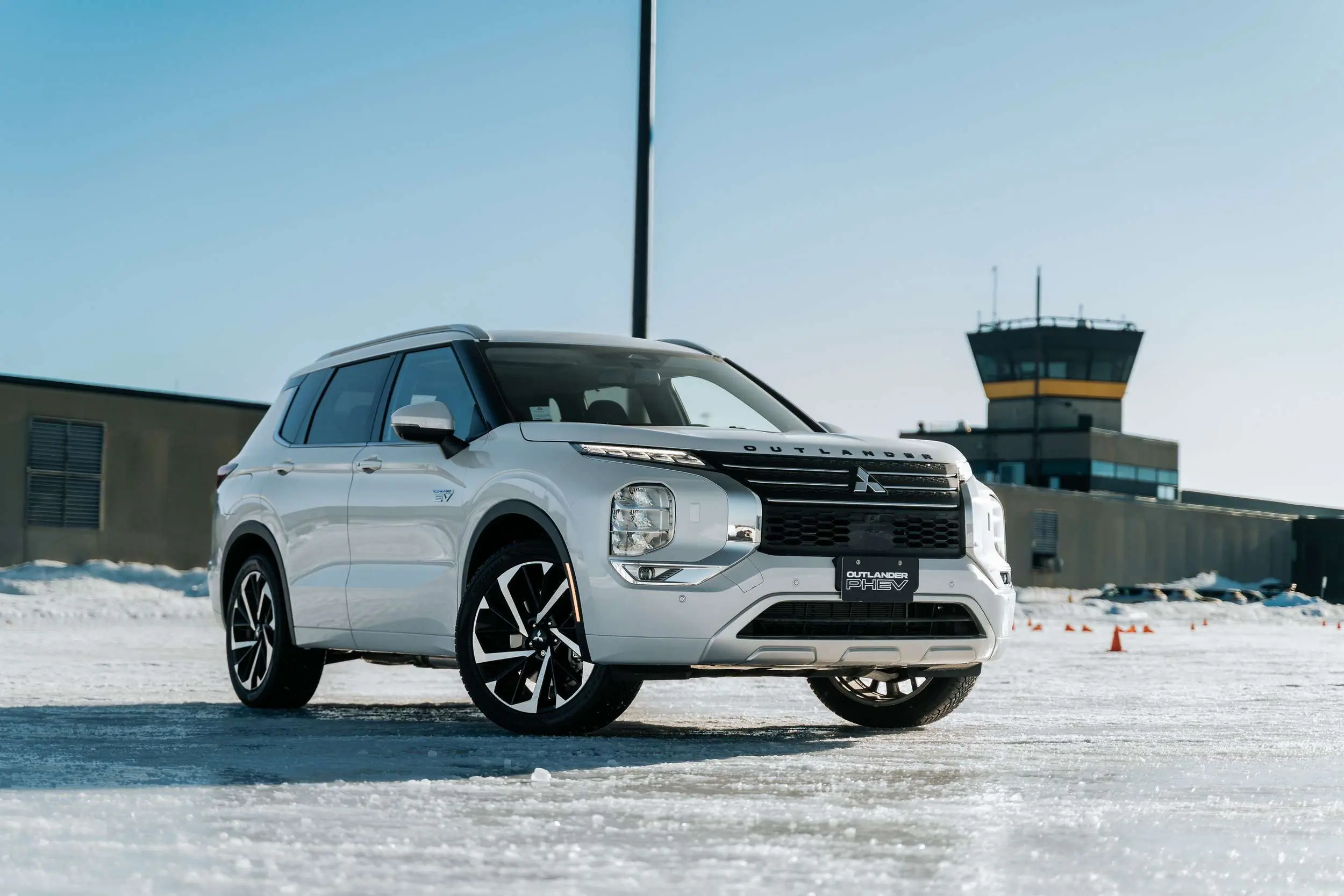 Mitsubishi Outlander PHEV Ice Experience