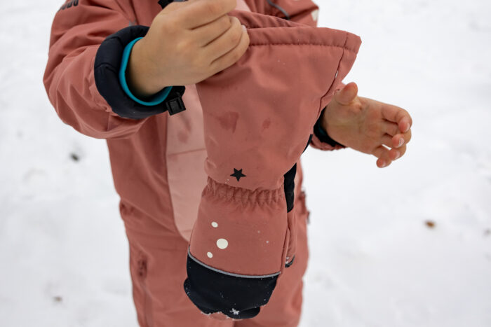 winter mitten with gauntlet for kids 