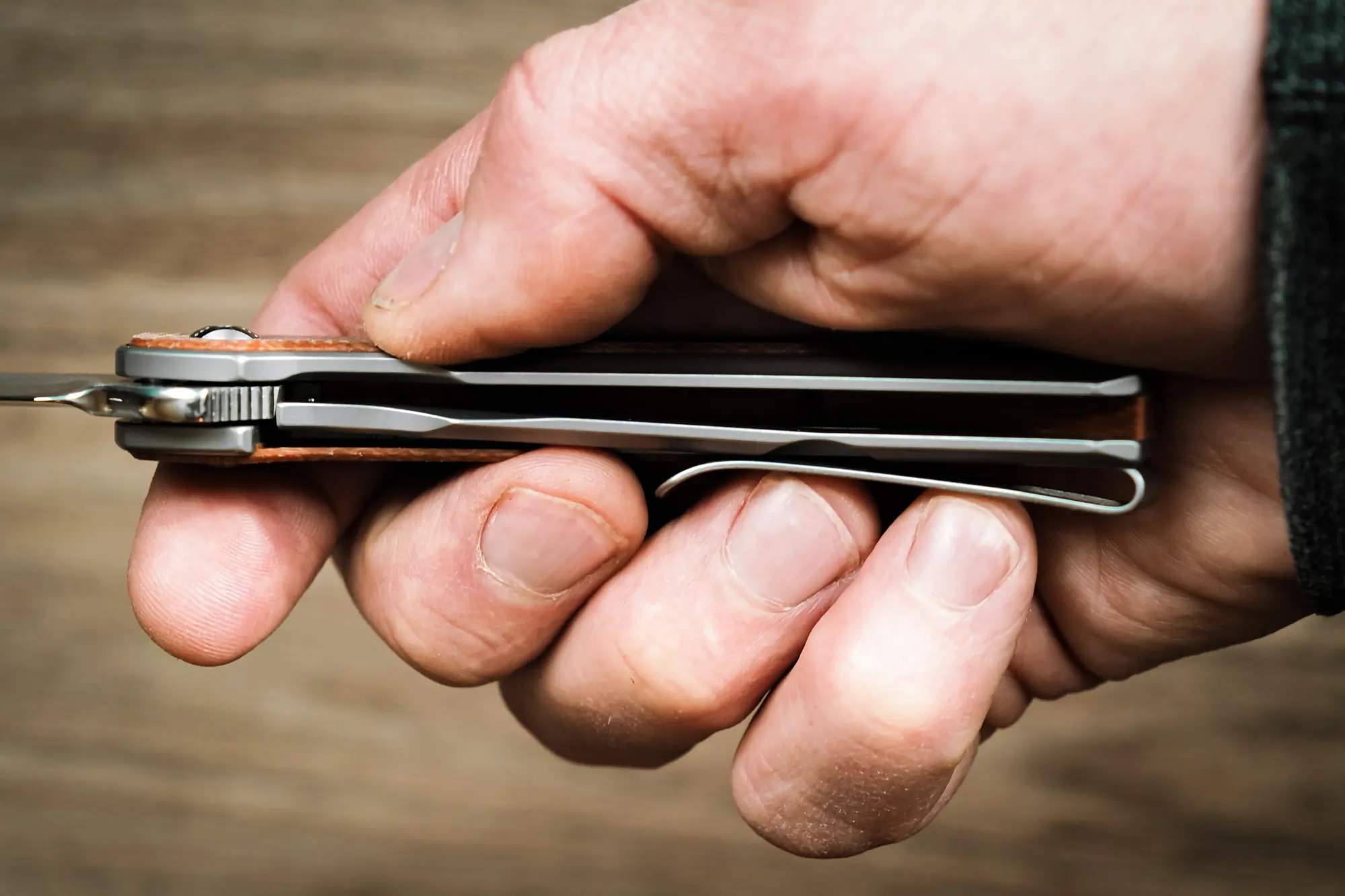 CRKT Padawan handle and lock