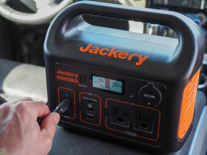 jackery explorer 300 review