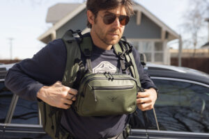 osprey archeon chest rig with carry-on bag