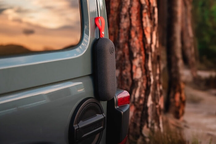 magnetic bluetooth speaker