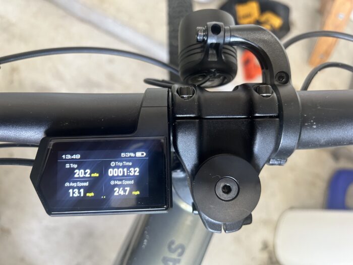 Aventon Ramblas e-MTB display.