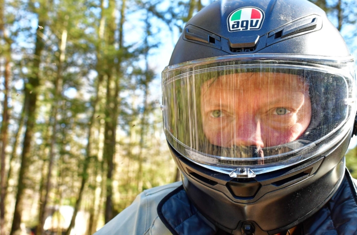 a man wearing a lid with a clear lens 