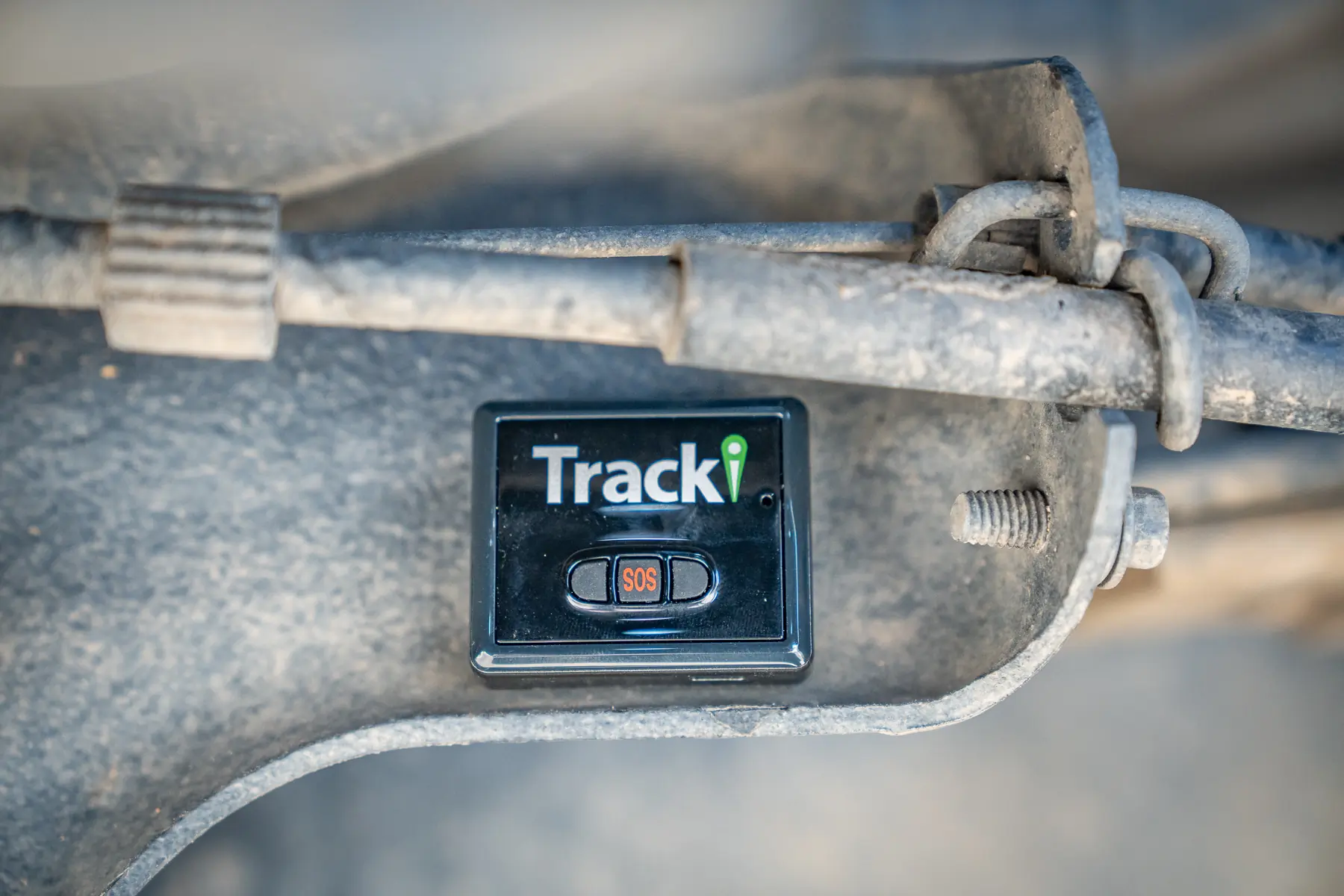 gps tracker under vehicle