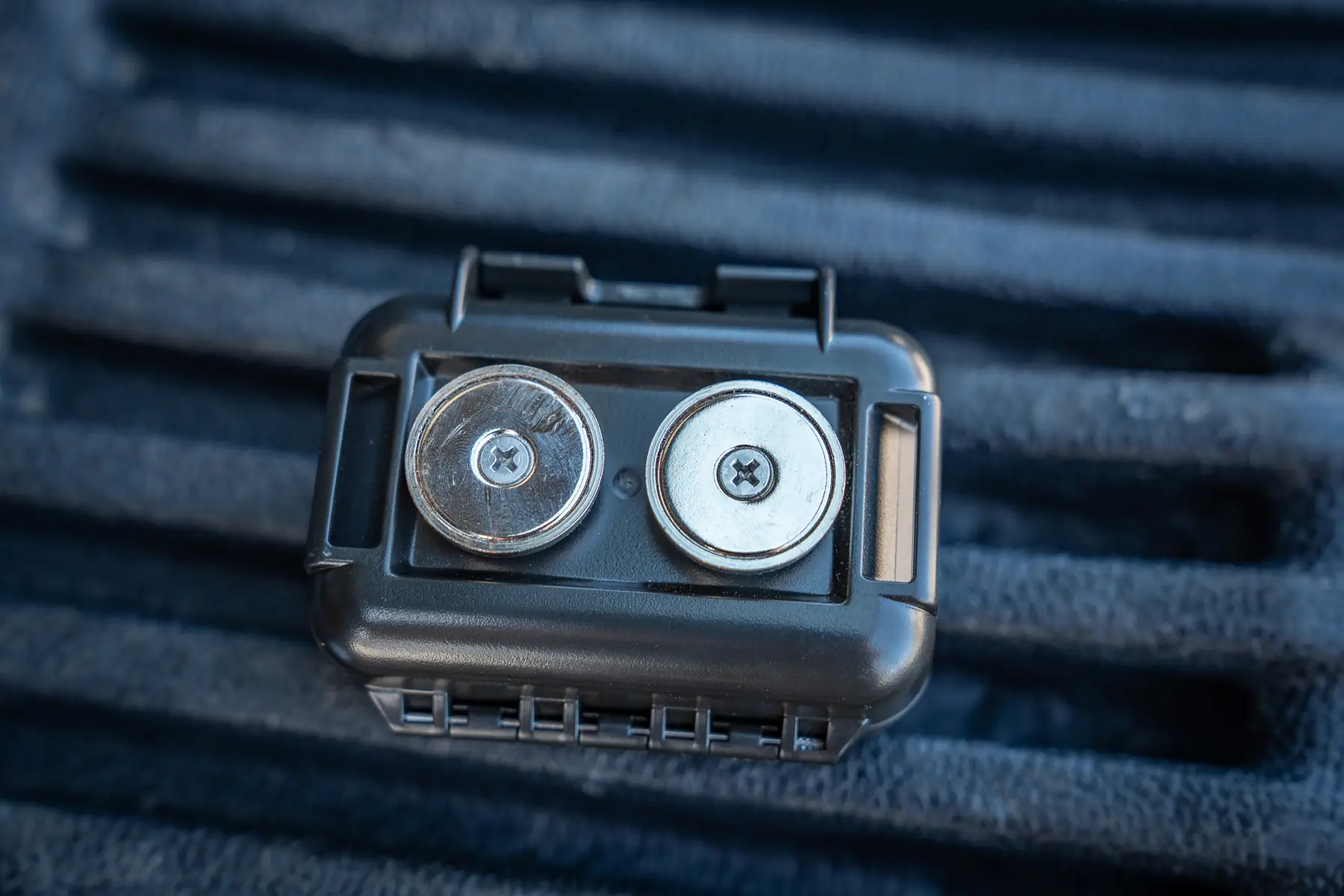 magnets on backside of tracker