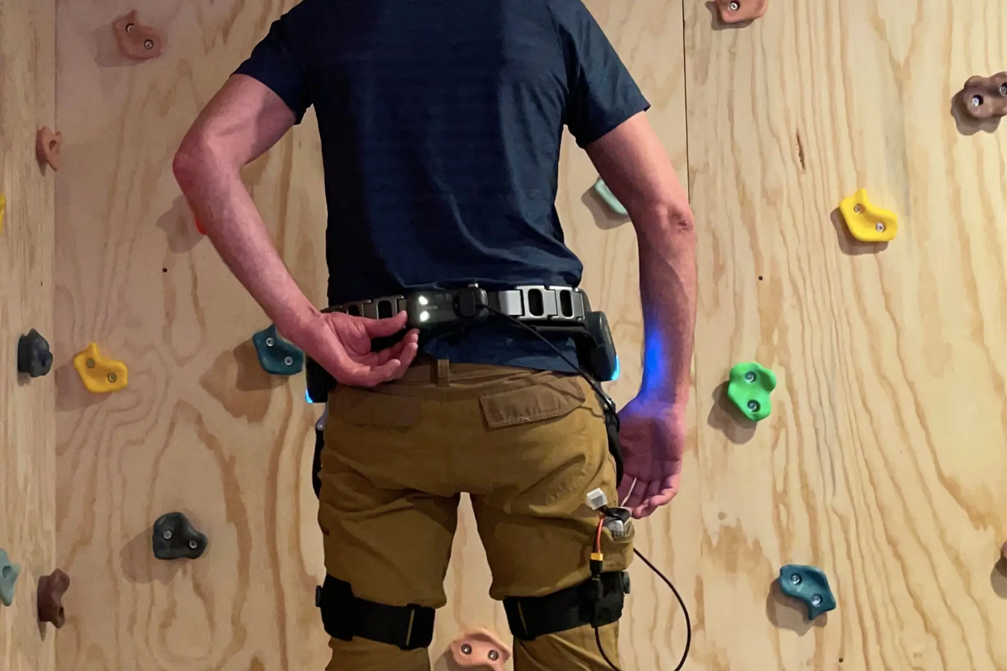 a man testing the dnsys X1