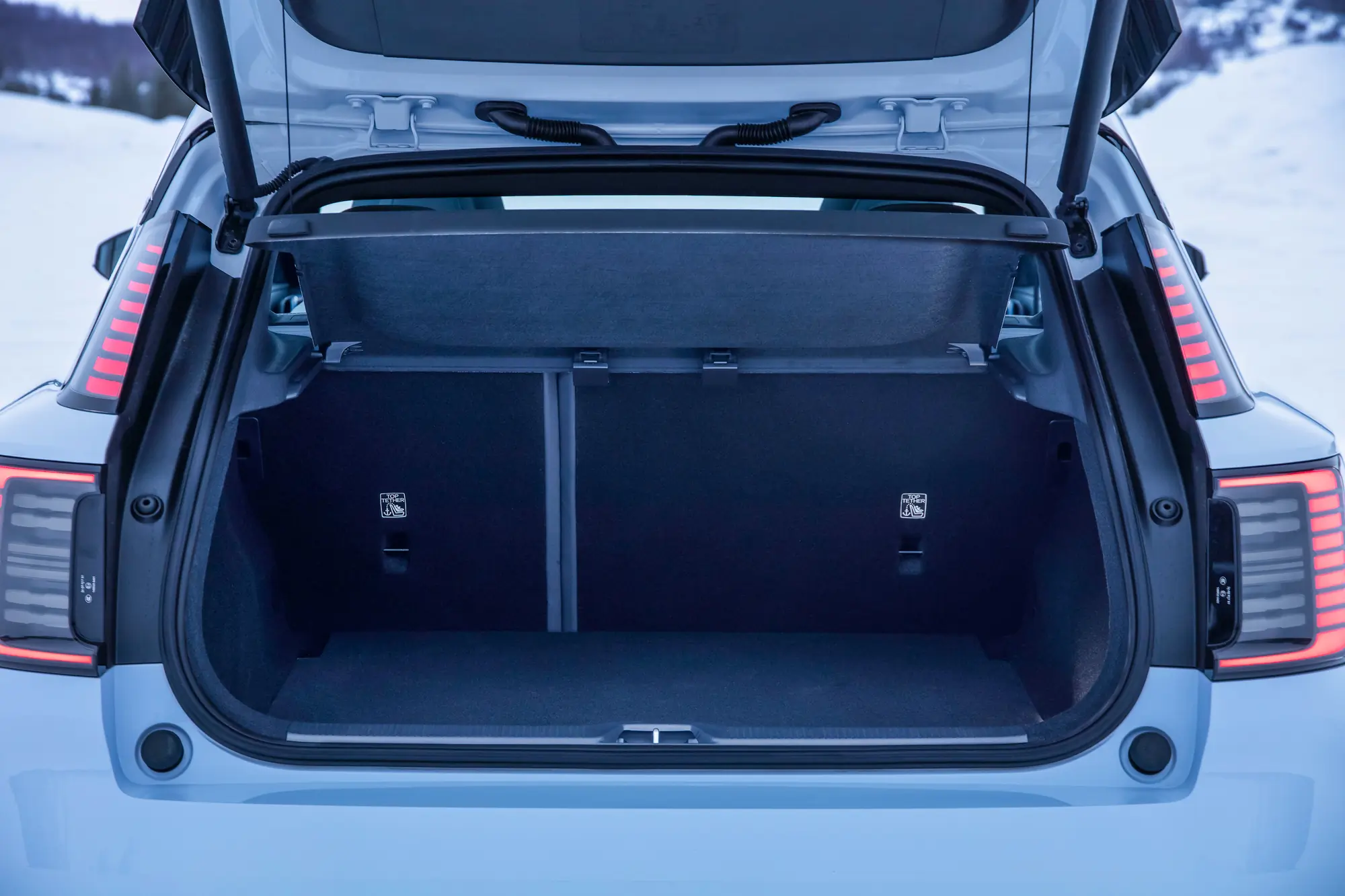 2025 Volvo EX30 winter drive