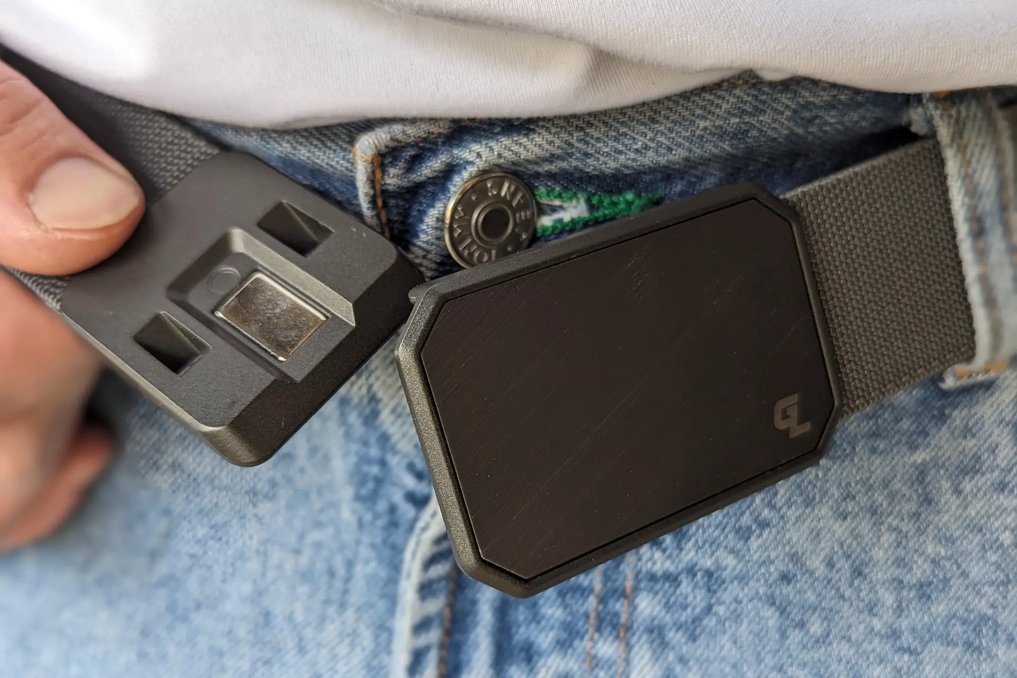 The magnetic buckle on the Groove Life Groove Belt