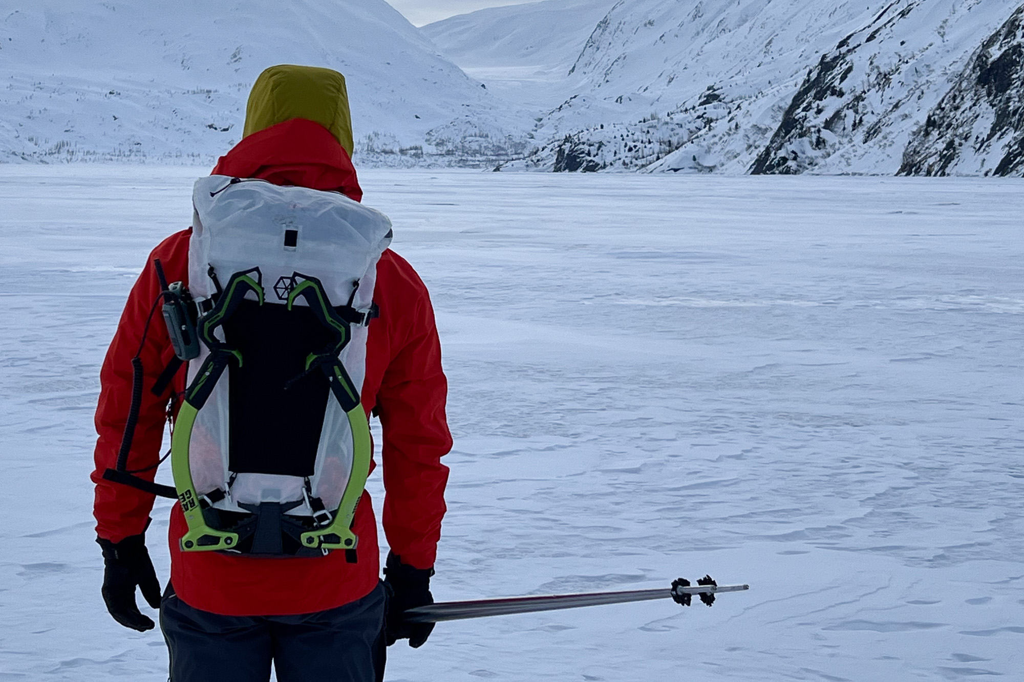 Samaya ULTRA35 with ice axes on Seiji Ishii