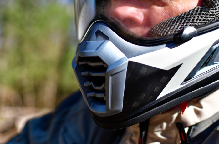 mouth port on full face helmet 