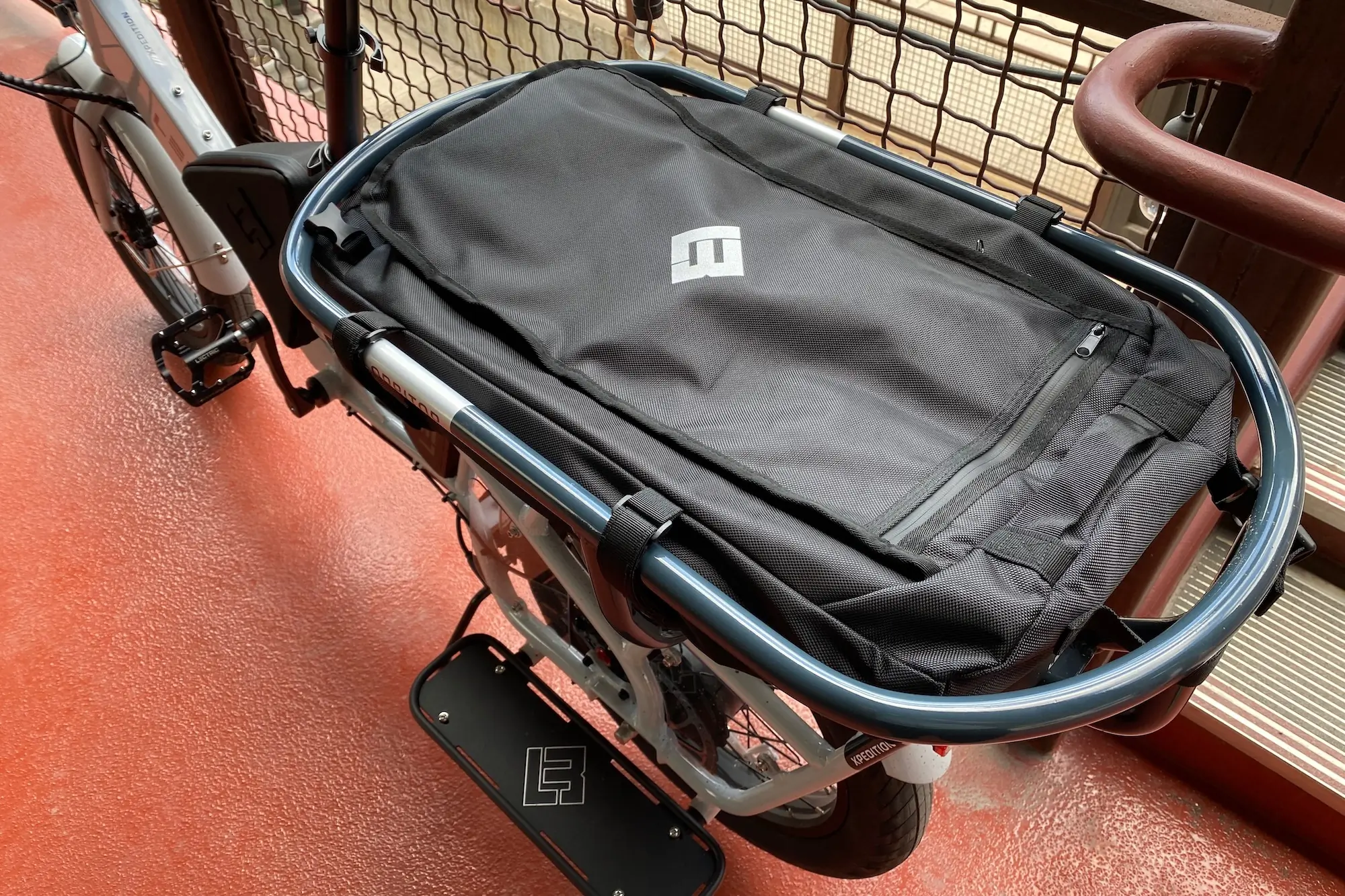 A look at some of the included accessories that come with the Lectric XPedition