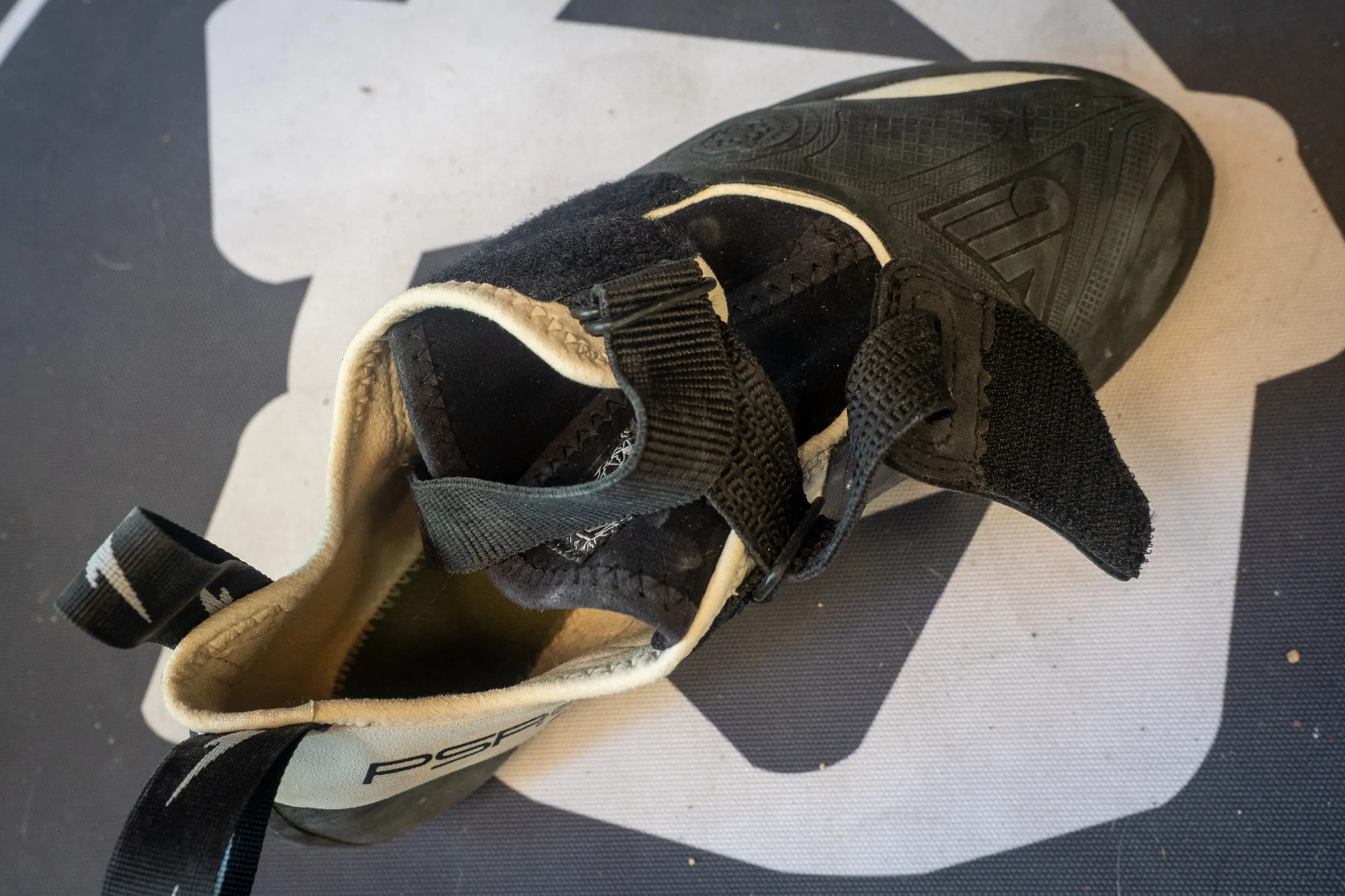 Evolv V6 climbing shoe closure and split tongue