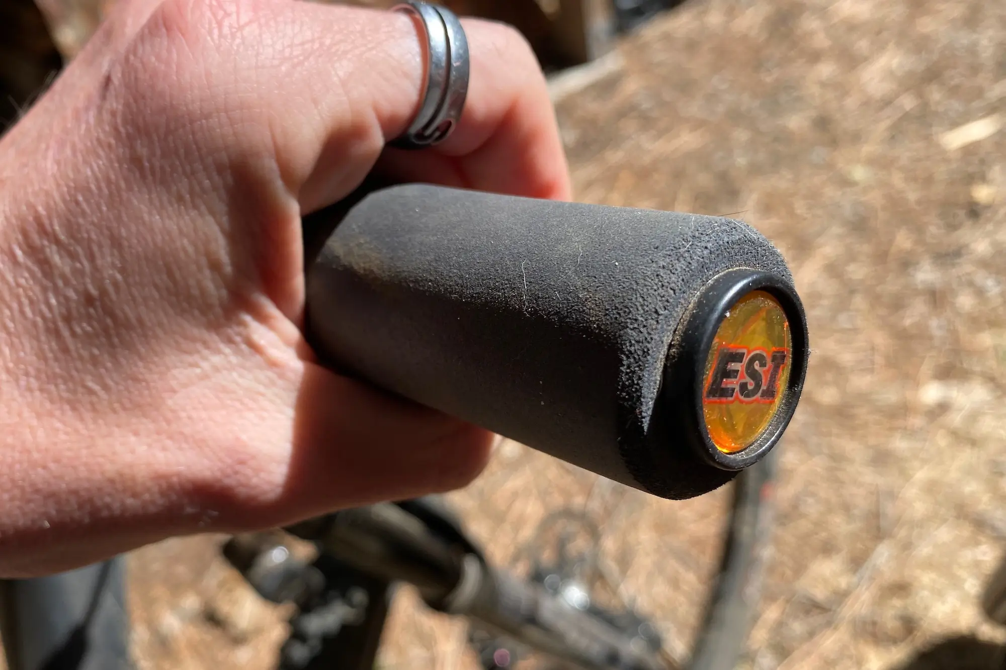 A close look at the silicone foam material of the ESI Chunky mtb grips