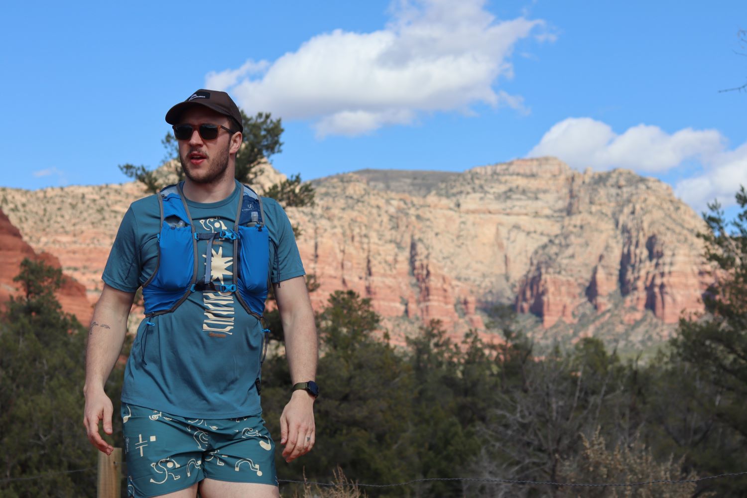 Front Accessed Bottle Sleeves on Running Vest