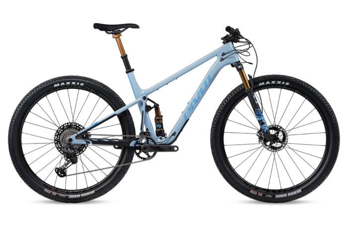 2023 Pivot Mach 4 SL World Cup XTR studio image