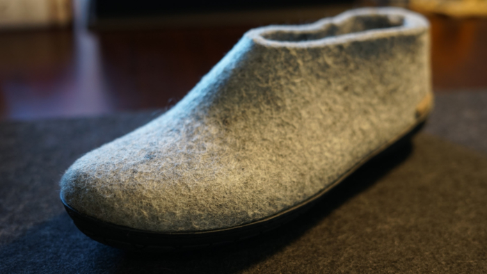 gj-bg-slippers-glerups-shoe