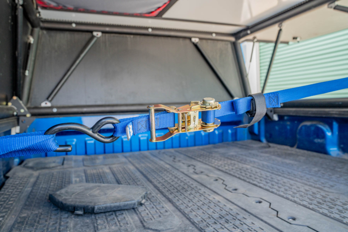 ratchet with a s-hook and velcro strap to secure the line