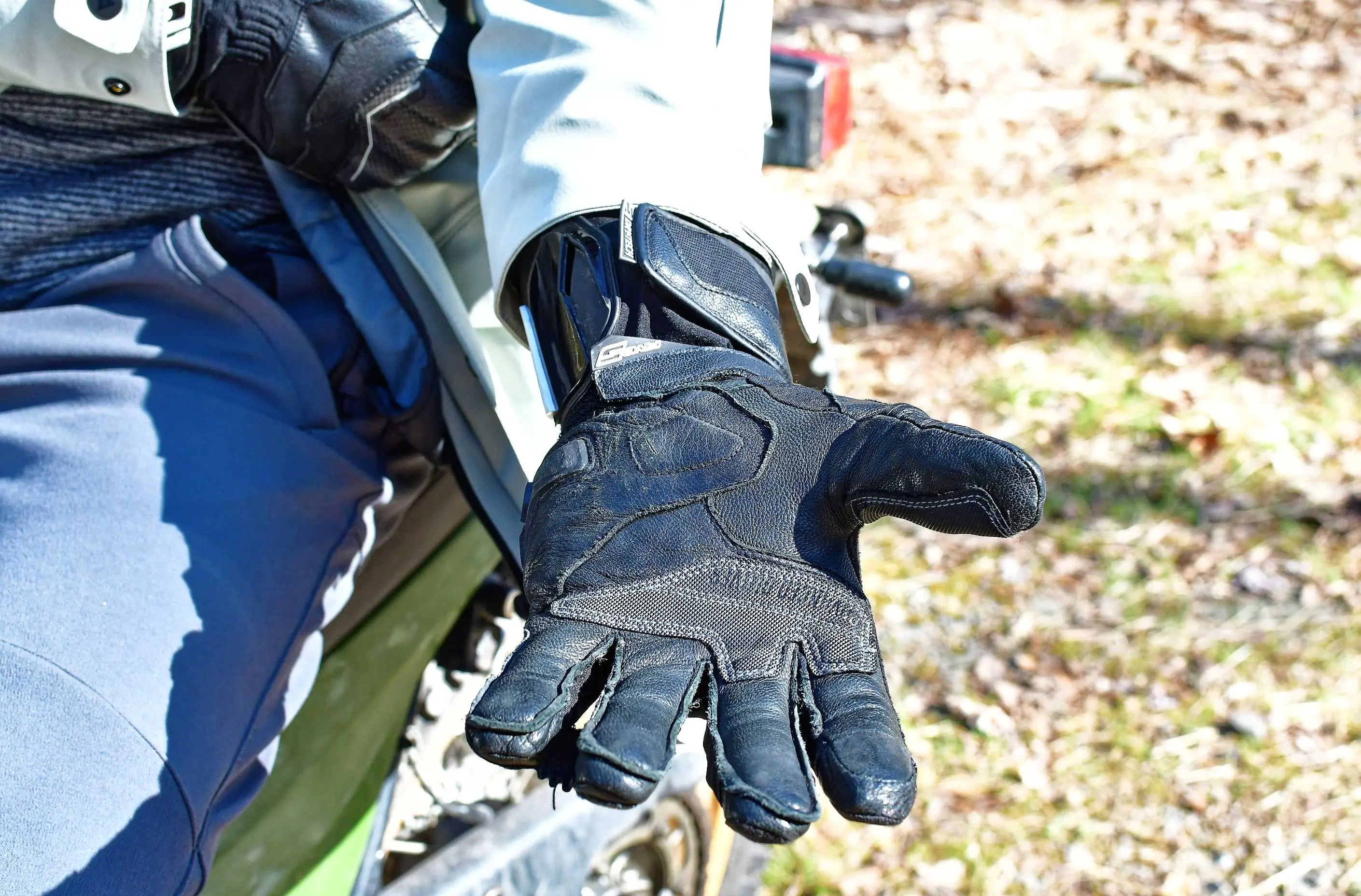 palm of moto glove