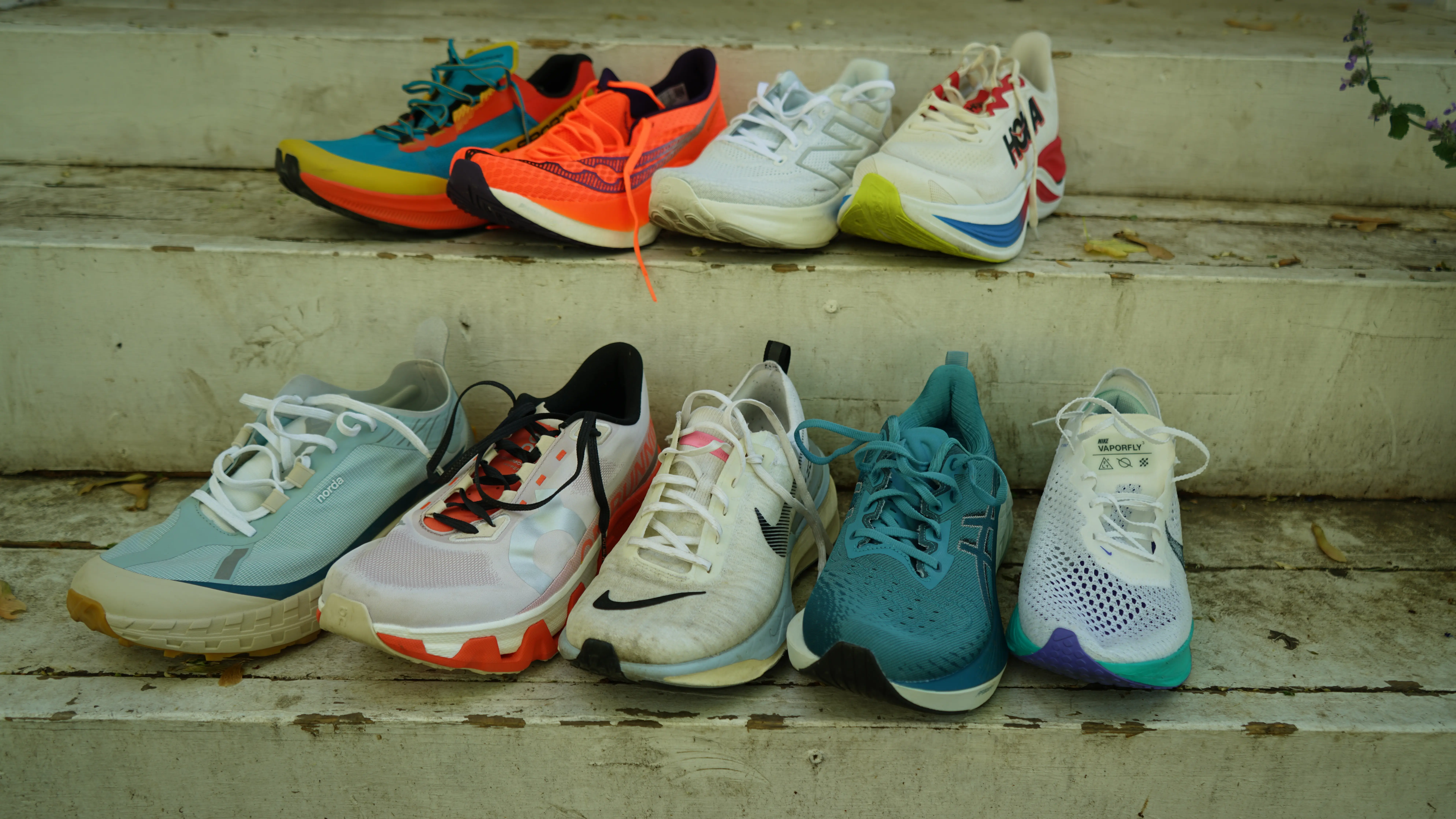 GJBG Running Shoes For Men Featured Image
