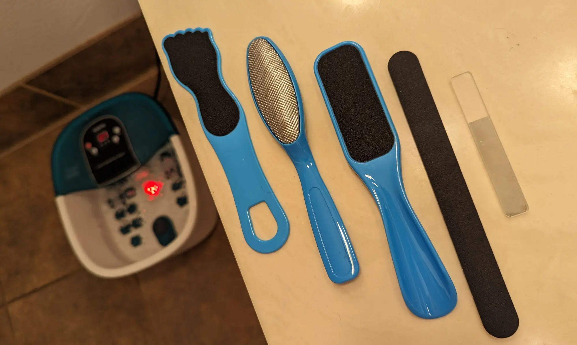 Gear Junkie - Best Foot Massagers - Renpho Foot Spa Bath Core pedicure tools