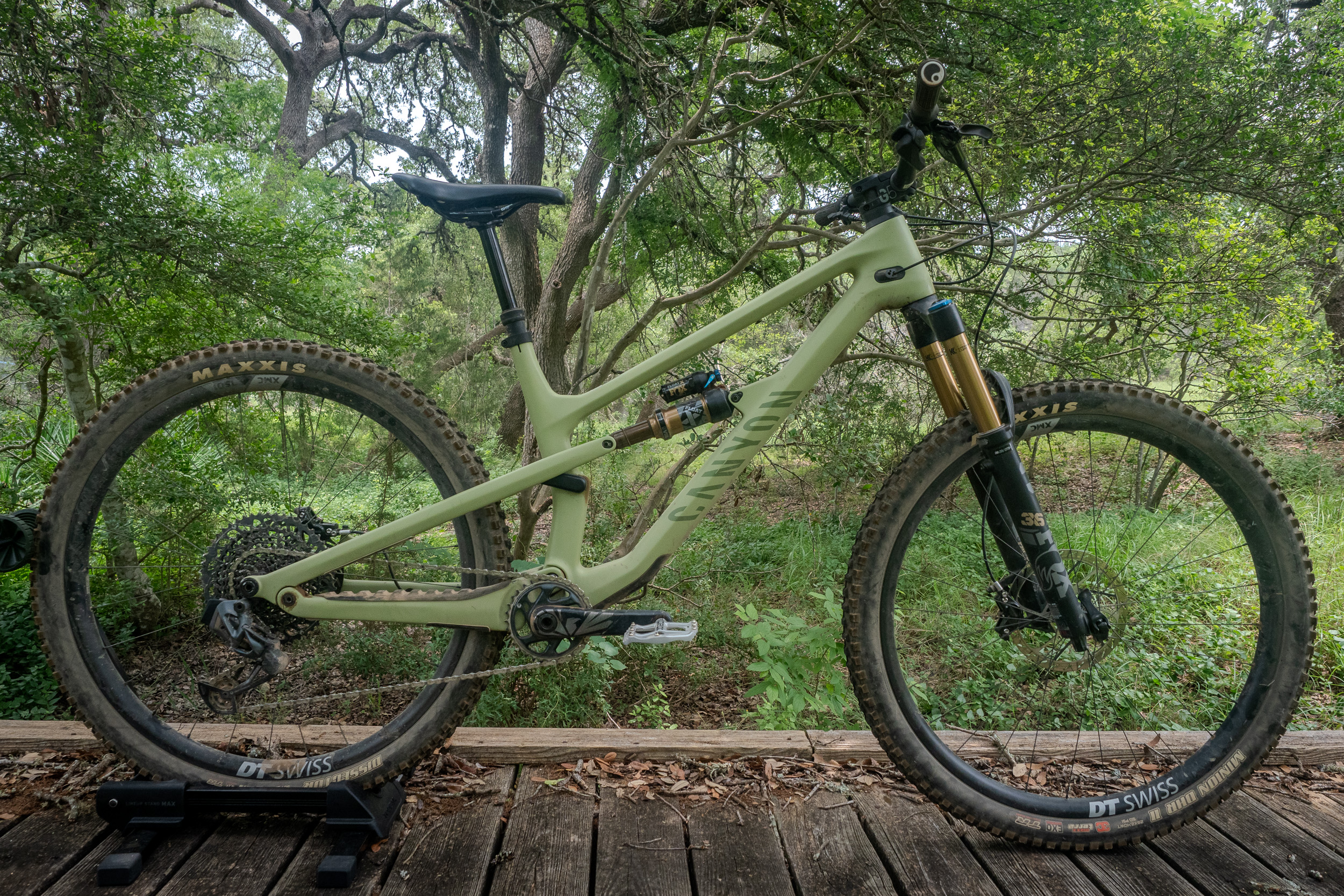 2022 Canyon Spectral CF9