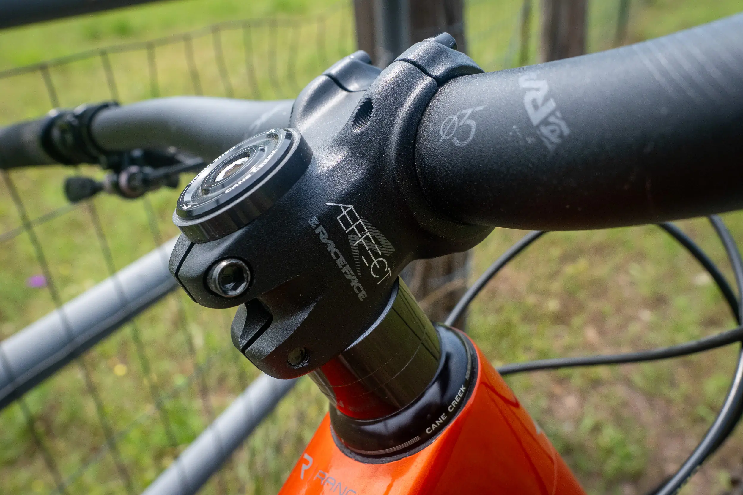 Race Face Aeffect R 35 stem and bar