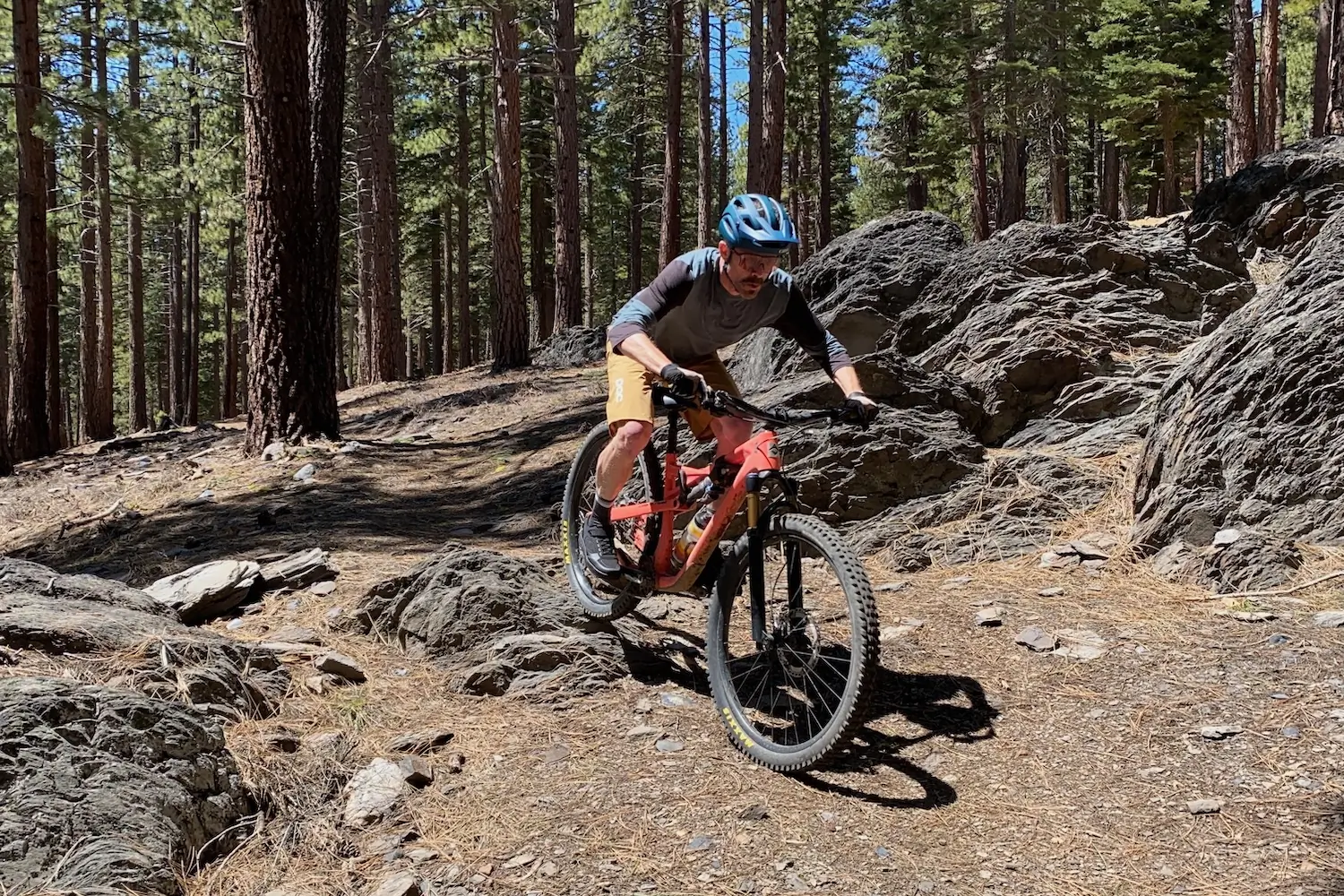 Mountain biking in the Giro Manifest Spherical bike helmt