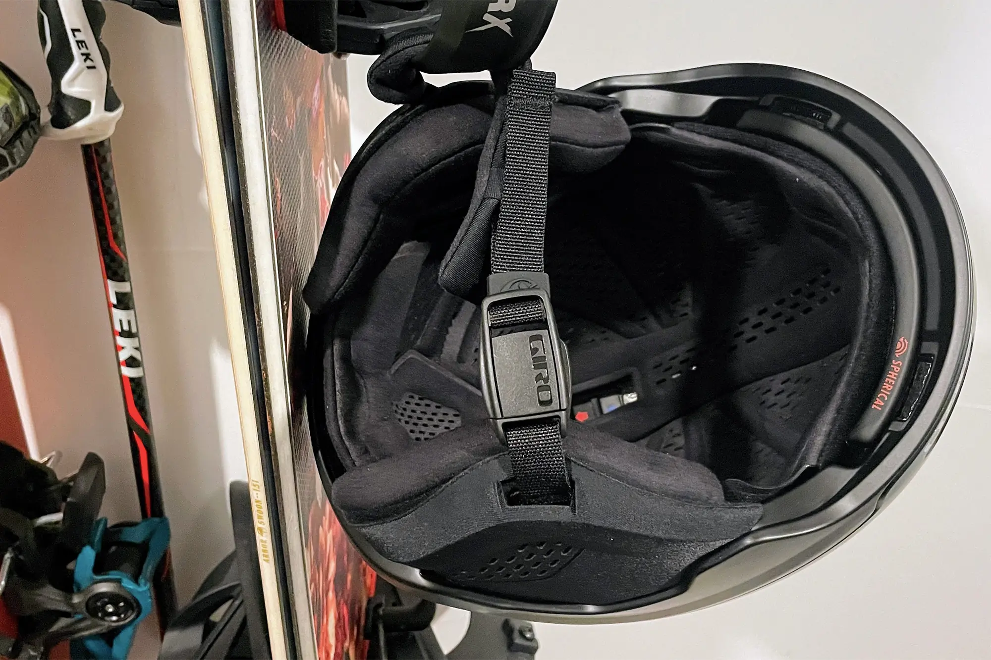 magnetic buckle on giro owen spherical helmet