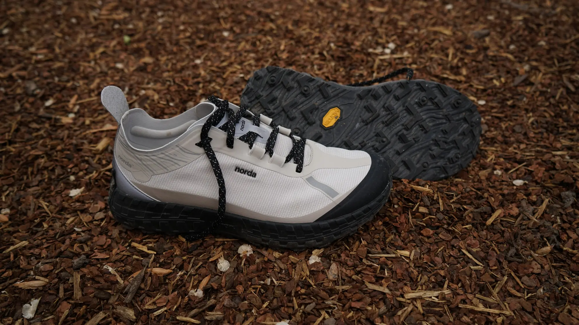 GJBG Running Shoes for Men Norda 001