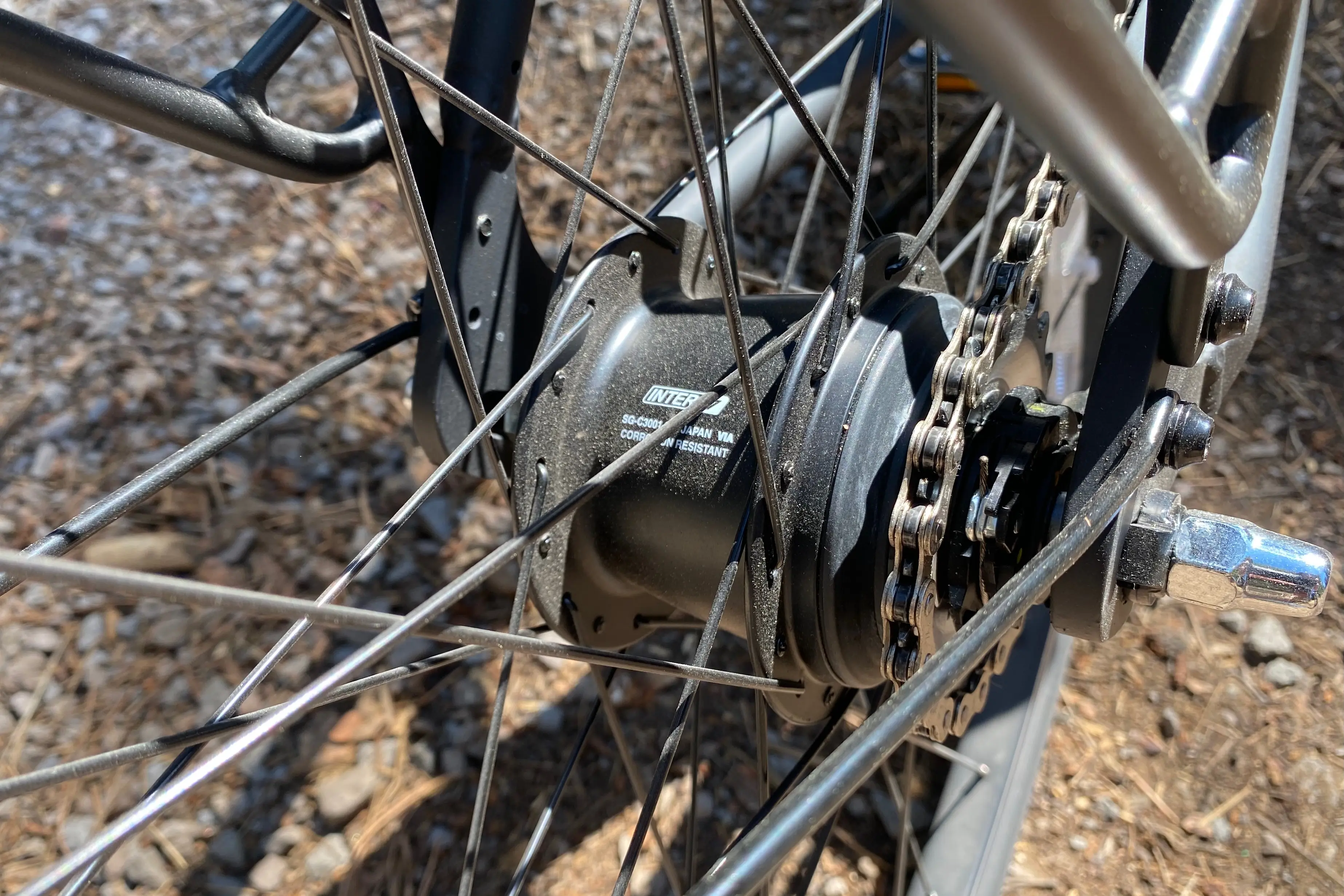 The Nexus 7-speed internal geared hub on the Electra Loft 7i