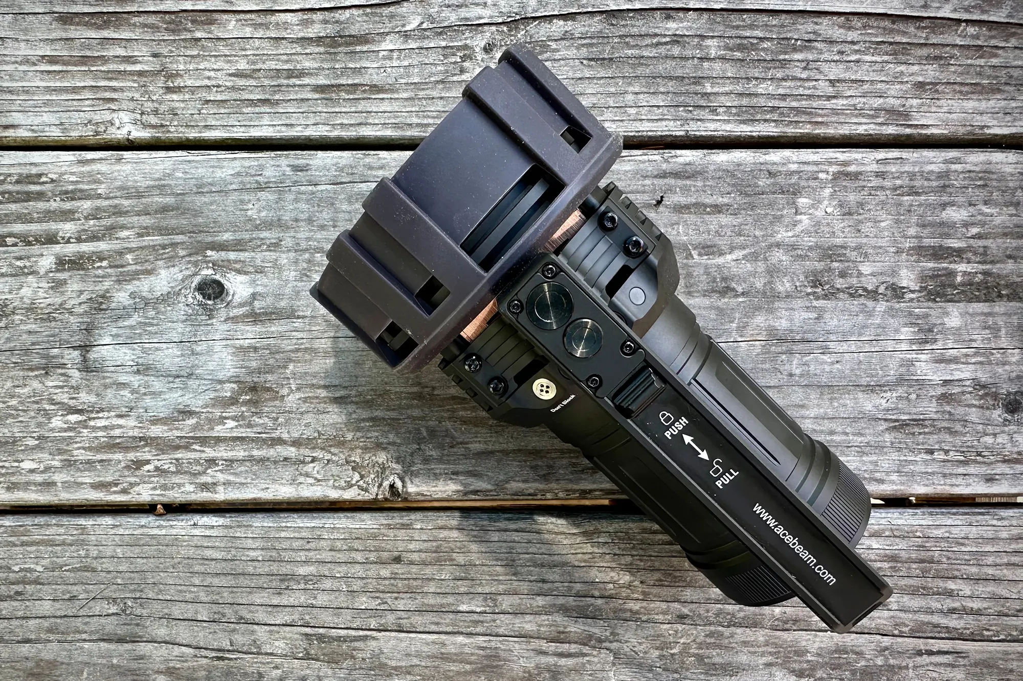 acebeam x75 flashlight review