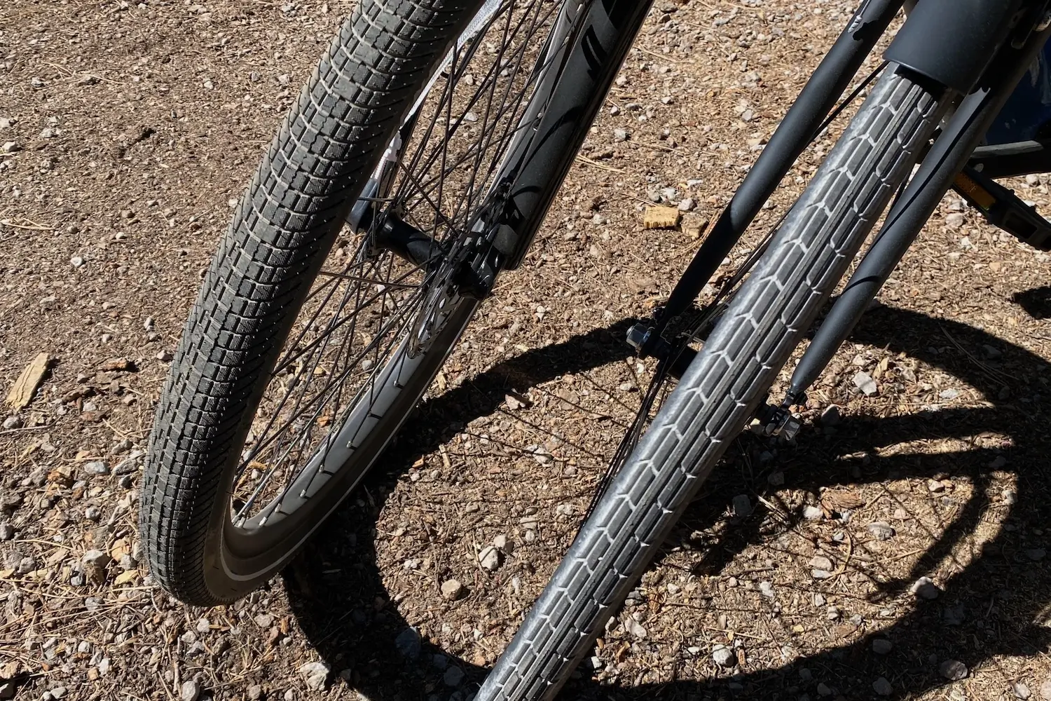 Comparison of wider and narrower commuter bike tires